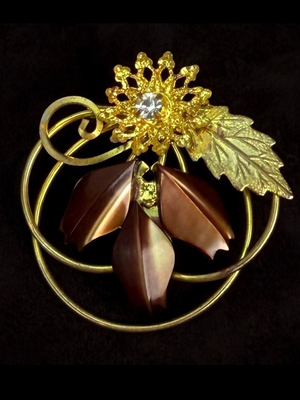 Vintage goldtone and Brown raised 3-D floral brooch, pin
